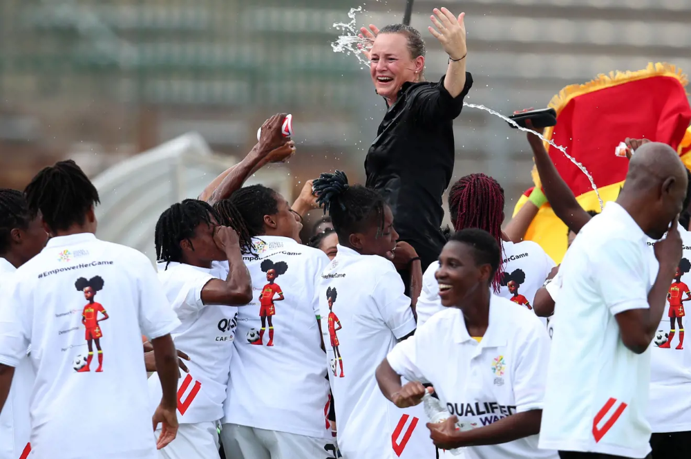 Nora Häuptle célèbre avec les «Black Queens», l’équipe nationale du Ghana
